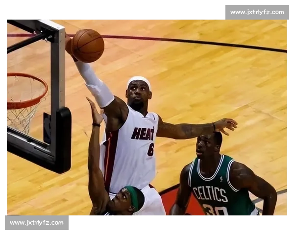 加内特炮轰詹皇 “诈伤施压”？湖人续约僵局藏玄机